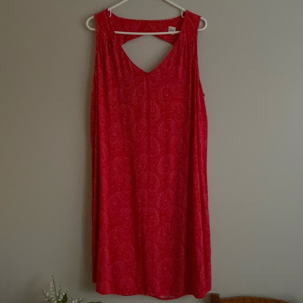 Summer dress with a very nice cutout at the back by Gap size xl